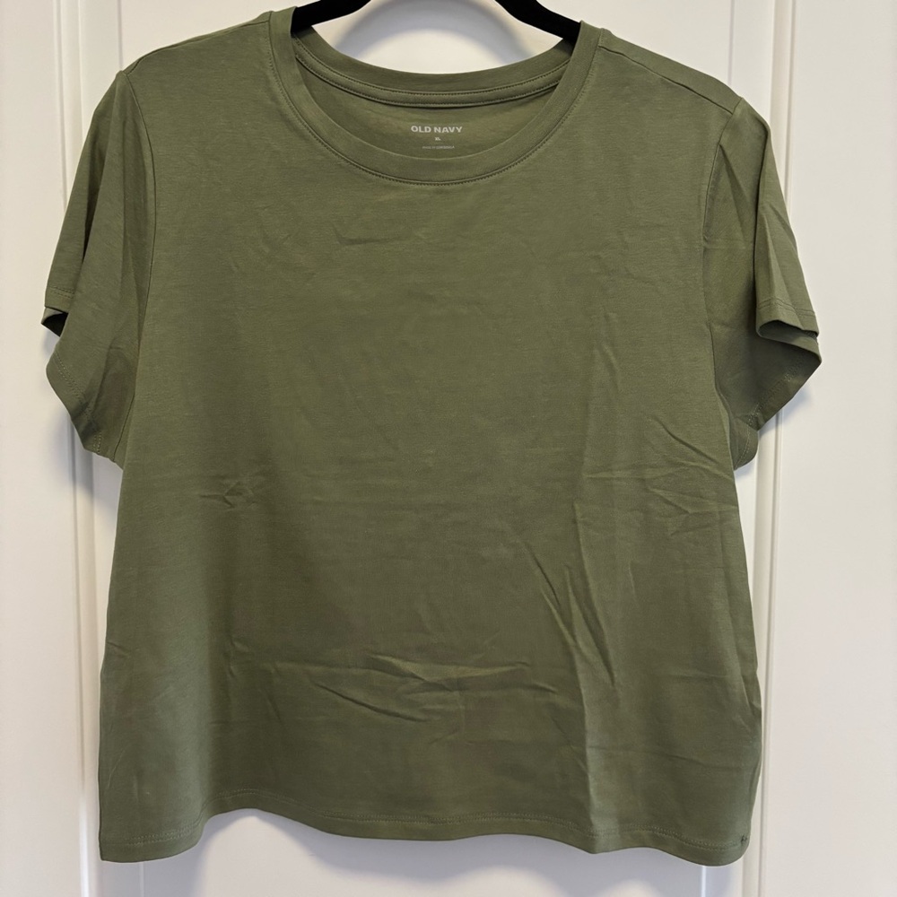 Old Navy Bestee Crop T-Shirt